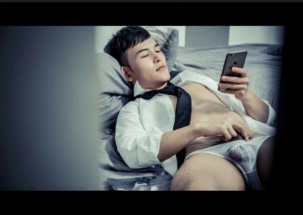 I-AM-MAGAZINE-Issue2.2--I-AM-WIREPULLER-Anawin-ebook